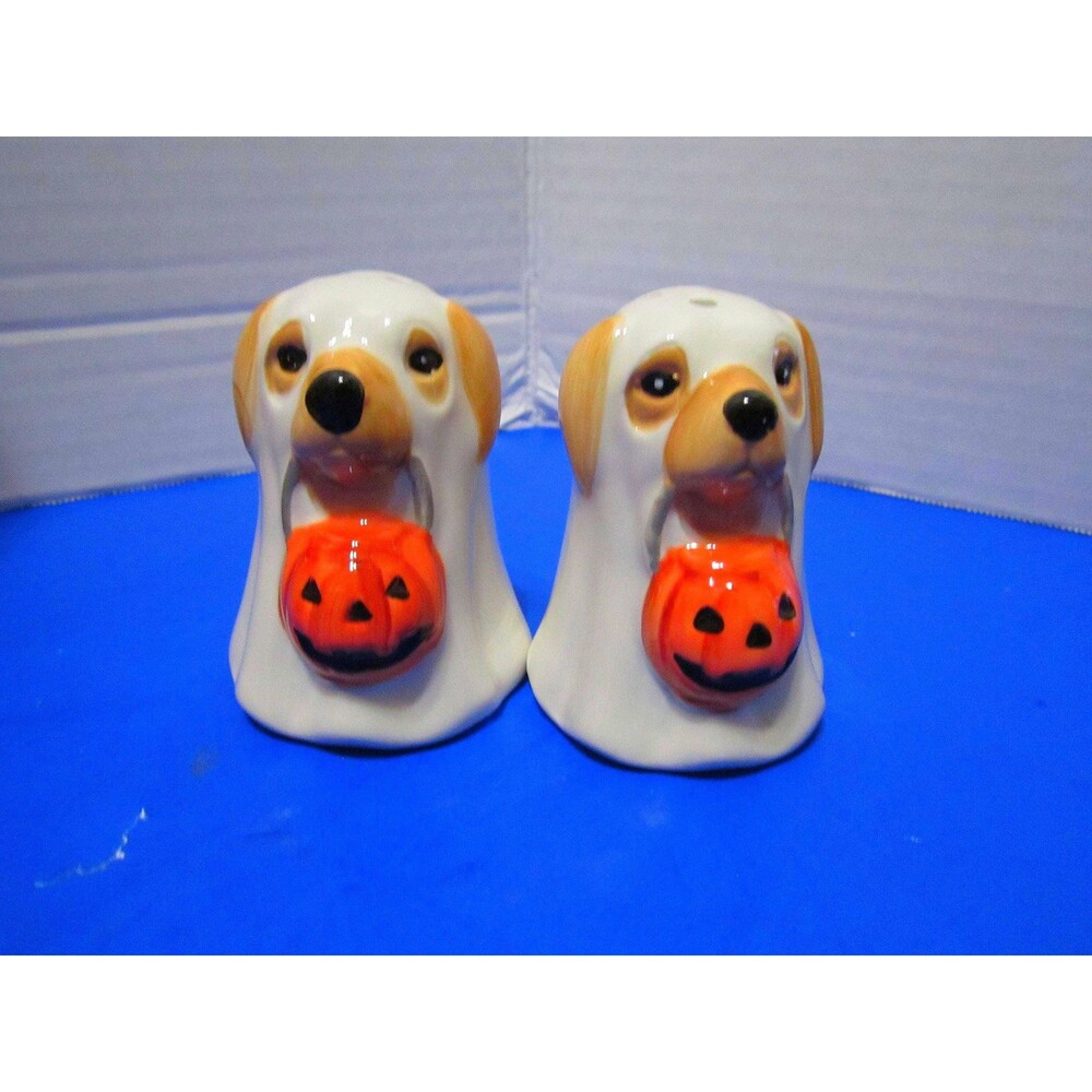 NEW Halloween Dogs Ghosts Salt & Pepper Shaker Fall Decor Creepy Critters